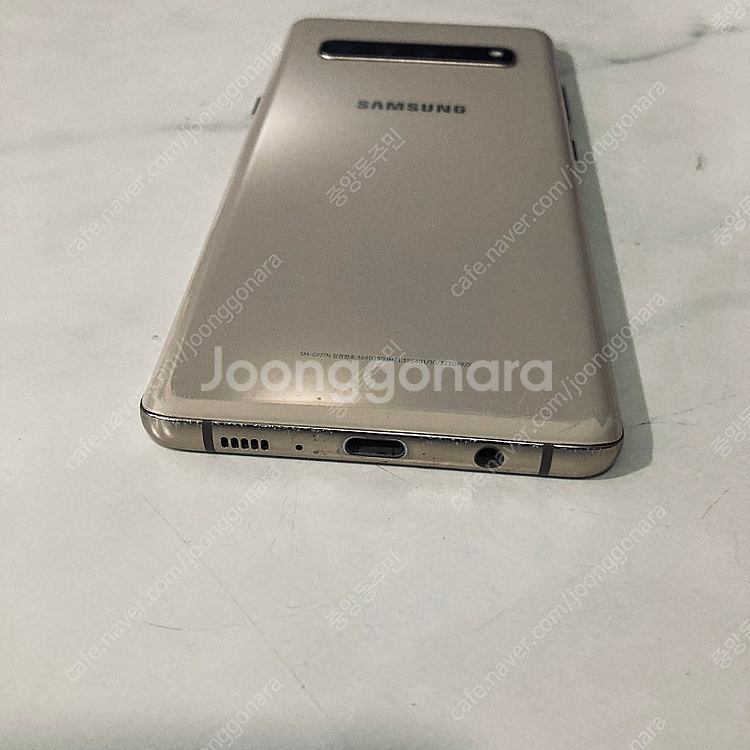 갤럭시 S10 5G 골드 256용량 20년2월개통 무잔...--2